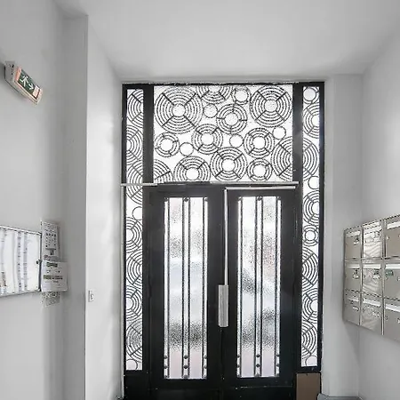 Le George V - Centre Et Parking Виши